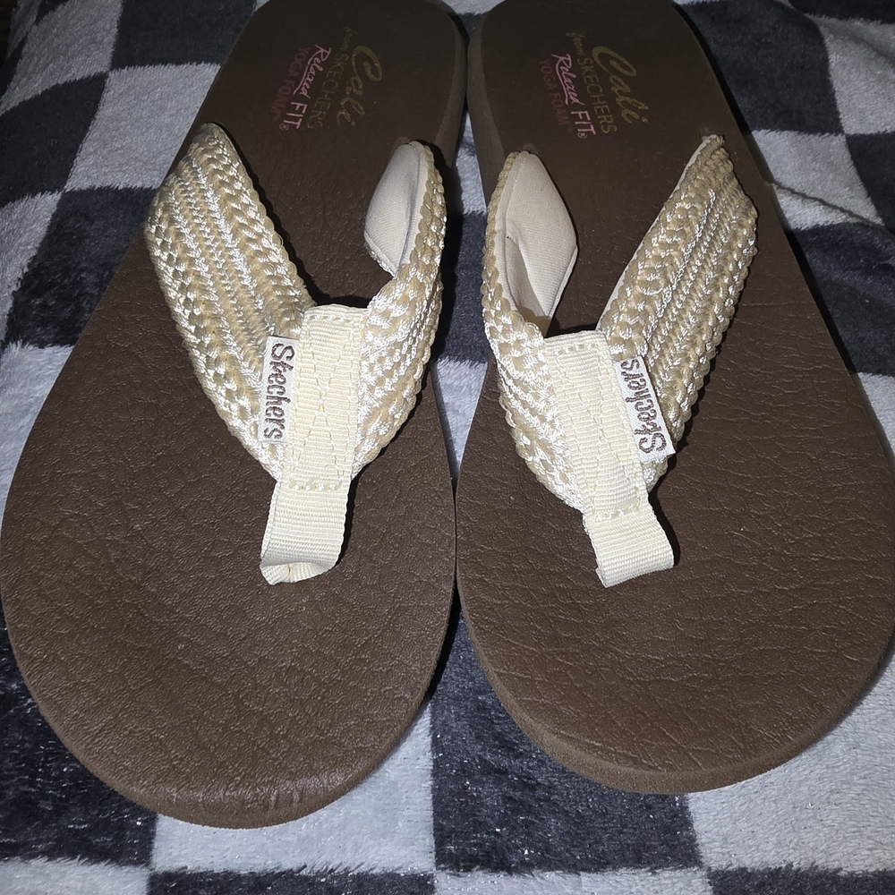 Skechers Women's Cream and Brown Sandals